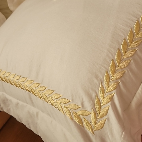 Gold Leaves Embroidery Design Pillow Set decorative throw pillows 20"×14" aprox. - Picture 6 of 16